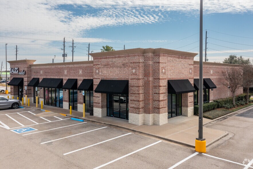 More Photos Of 6501-6887 Highway 6 N, Houston Unknown For Lease