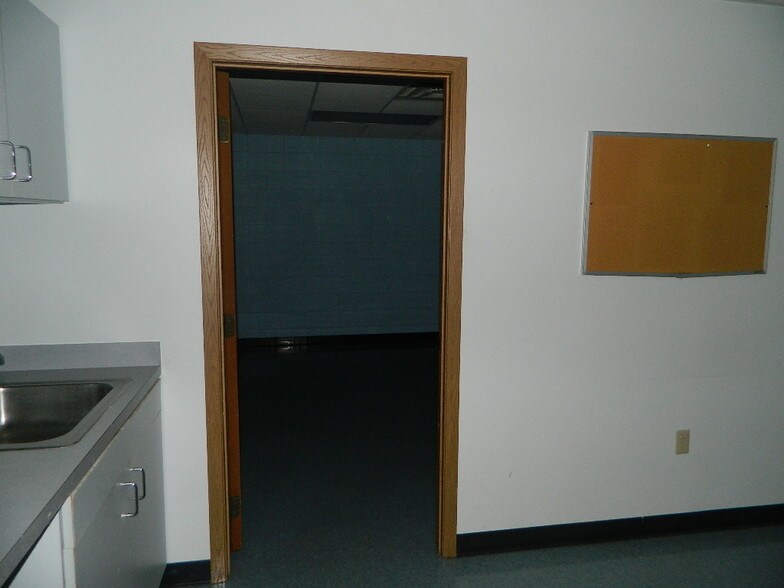 More Photos Of 941 Menoher Blvd, Johnstown Office For Sale