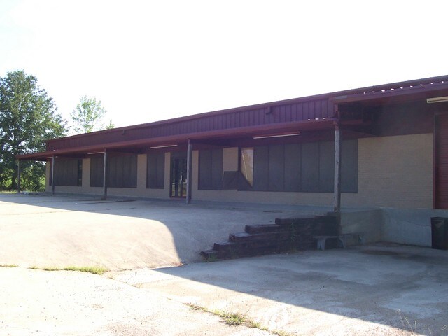 Primary Photo Of 2930 Springridge Rd, Raymond Freestanding For Lease