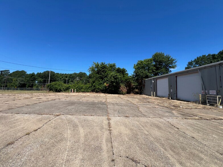 More Photos Of 2300 US-259 BUS, Kilgore Warehouse For Lease