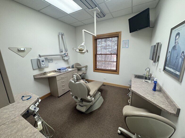 More Photos Of 1991 Wiesbrook Rd, Oswego Medical For Sale