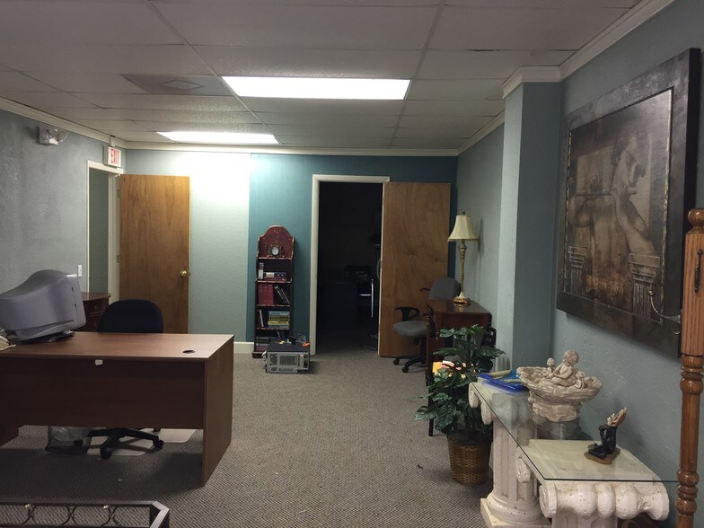 More Photos Of 2744 Central Ave, Saint Petersburg Office For Sale