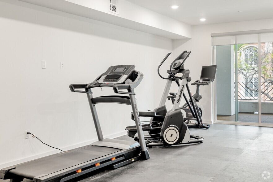 More Photos Of 1759 N Gower St, Los Angeles Apartments For Sale