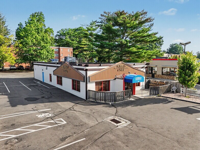 More Photos Of 530 Farmington Ave, Hartford Restaurant For Sale