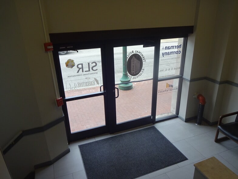 More Photos Of 8 Capitol St, Charleston Loft Creative Space For Lease