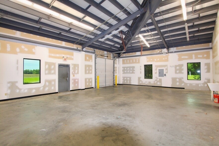 More Photos Of 2240 N Douglas St, Florence Office For Lease