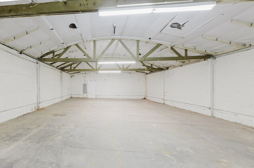 More Photos Of 965-973 E 31st St, Los Angeles Warehouse For Sale