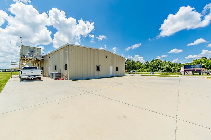 More Photos Of 6813 Bayou Black Dr, Gibson Industrial For Sale