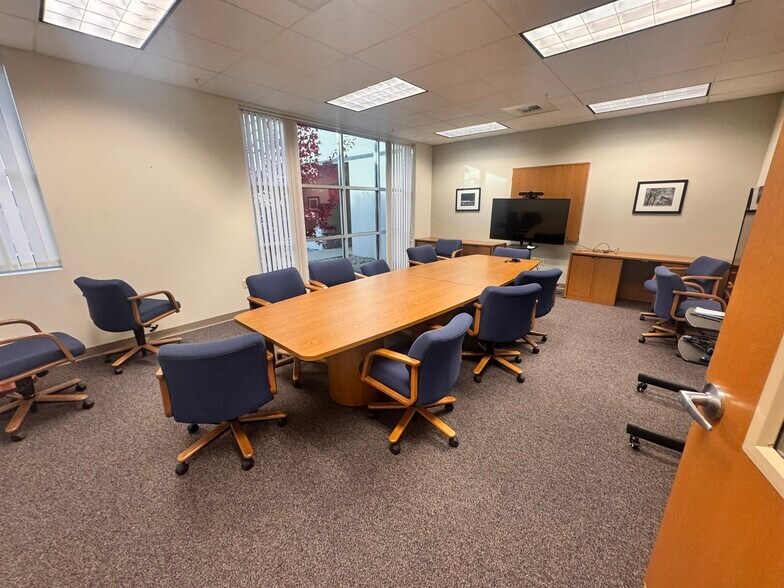 More Photos Of 958 S Lochsa St, Post Falls Office For Lease