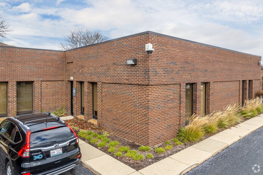 More Photos Of 825 N Cass Ave, Westmont Office For Lease