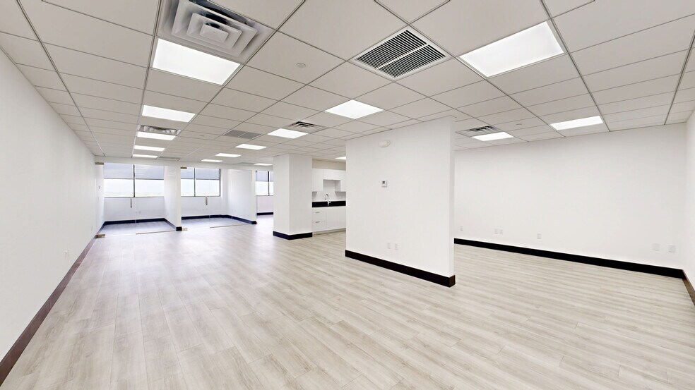 More Photos Of 10800 Biscayne Blvd, Miami Office For Lease