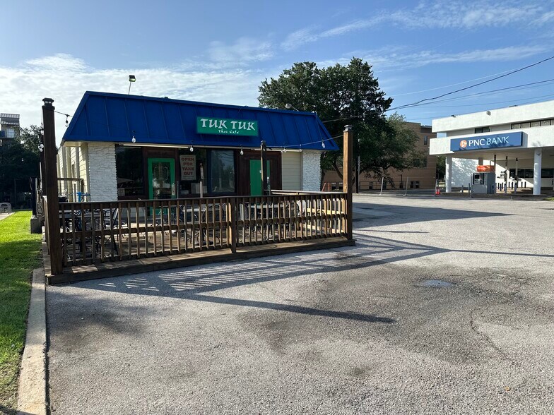 More Photos Of 5517 Menchaca Rd, Austin Restaurant For Sale