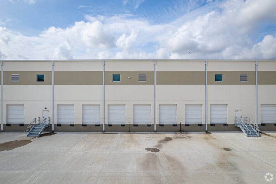 More Photos Of Beltway 8 @ JFK Blvd, Houston Unknown For Lease