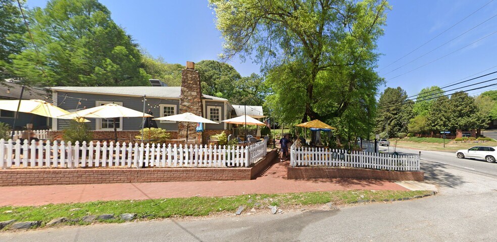 112 Magnolia St  