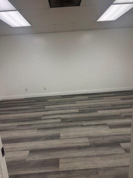 More Photos Of 3908 N 29th Ave, Hollywood Warehouse For Lease