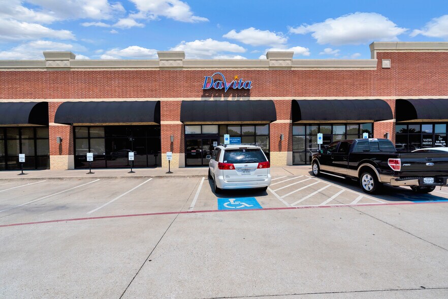 More Photos Of 5850 S Hulen St, Fort Worth Unknown For Lease