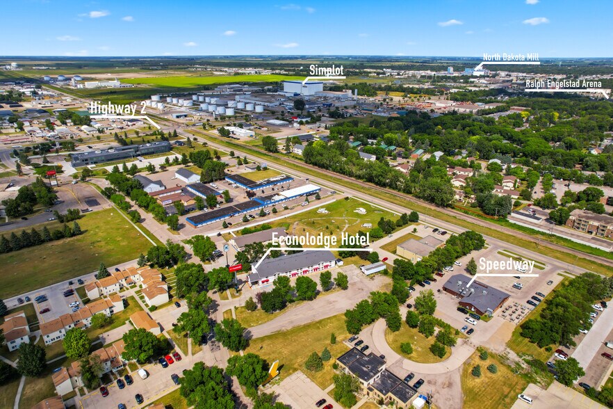 More Photos Of 900 N 43rd St, Grand Forks Hotel For Sale