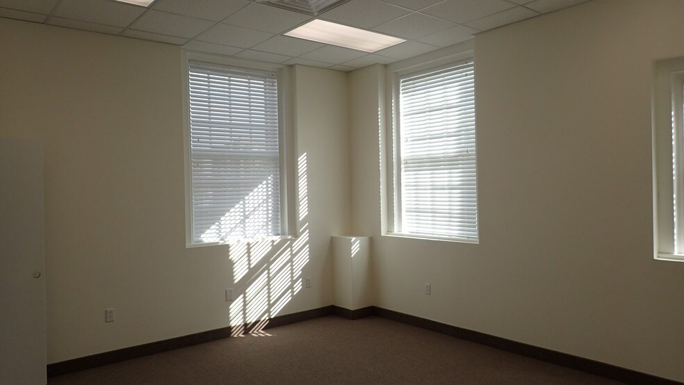 More Photos Of 1733 Washington Blvd, Easton Office For Sale