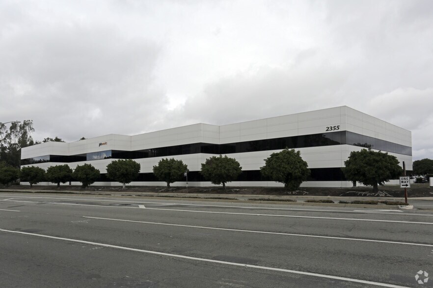 More Photos Of 2355 Main St, Irvine Office For Lease