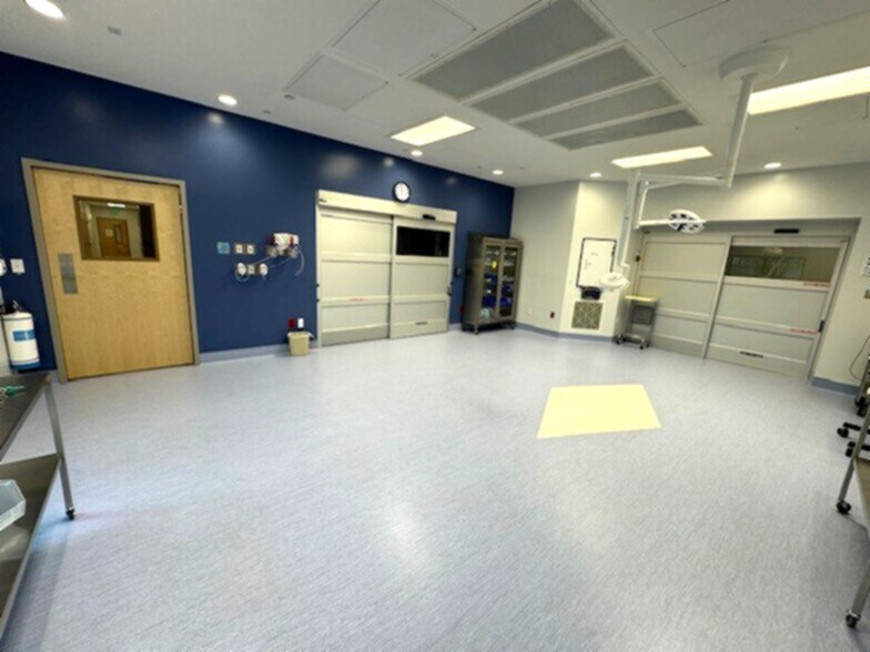 More Photos Of 1745 Heritage Trl, Naples Medical For Sale