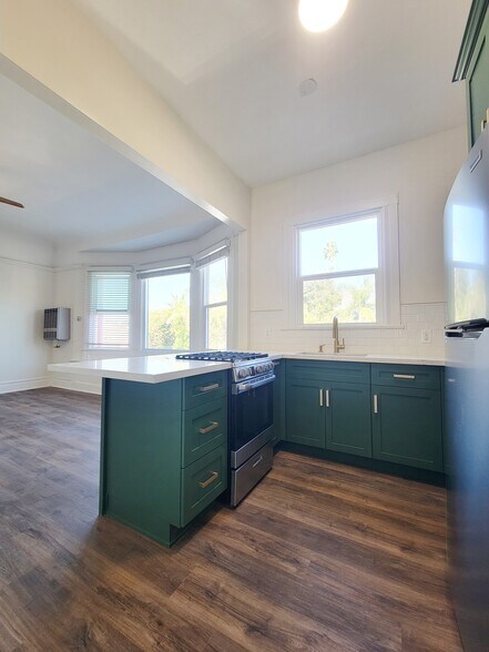 More Photos Of 1701 S Bonnie Brae St, Los Angeles Apartments For Sale