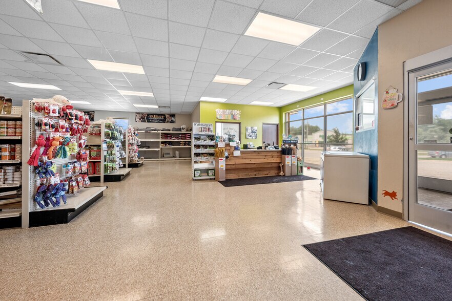 More Photos Of 1129 W Fond Du Lac St, Ripon Storefront For Sale