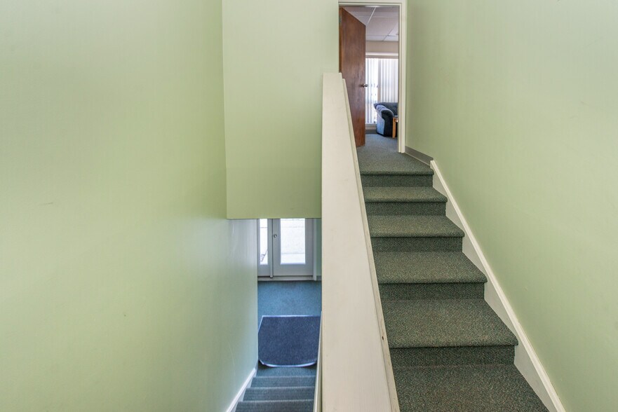 More Photos Of 1594-1600 US Highway 130, North Brunswick Medical For Sale