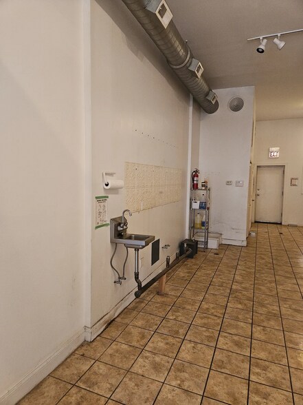 More Photos Of 1403-1411 W Irving Park Rd, Chicago Apartments For Lease