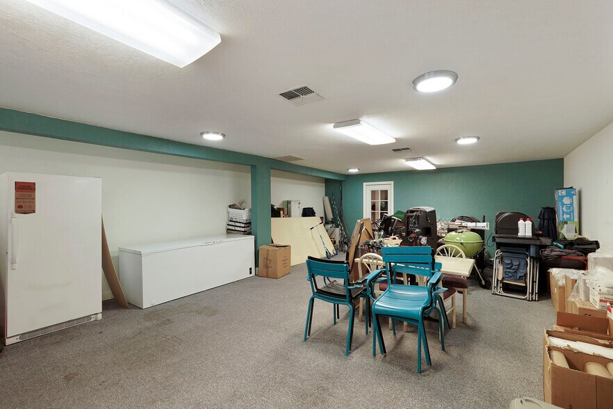 More Photos Of 14144 Market St, Walnut Grove Storefront For Sale