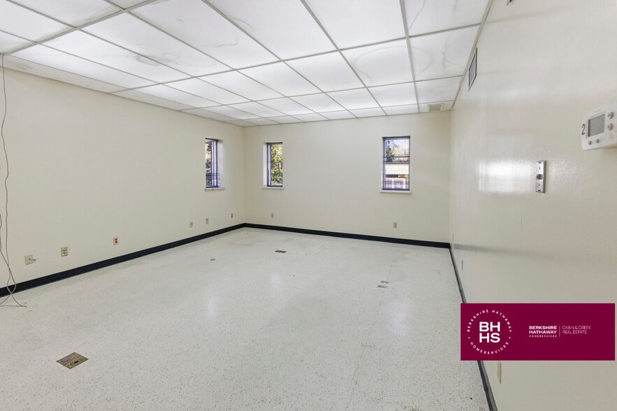 More Photos Of 3012 US-98, Mccomb Flex For Sale