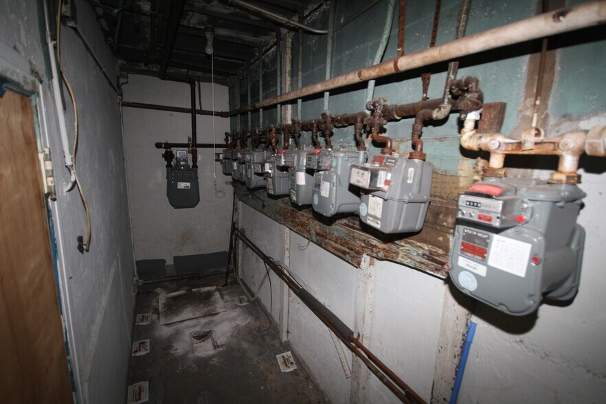 More Photos Of 4021 61st St, Woodside Apartments For Sale