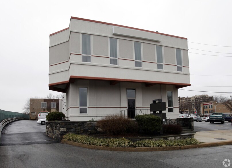 More Photos Of 910 Gilpin Ave, Wilmington Medical For Sale