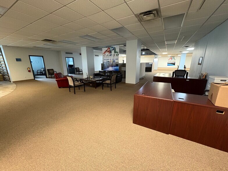 More Photos Of 1201 Cumberland Ave, West Lafayette Office For Lease