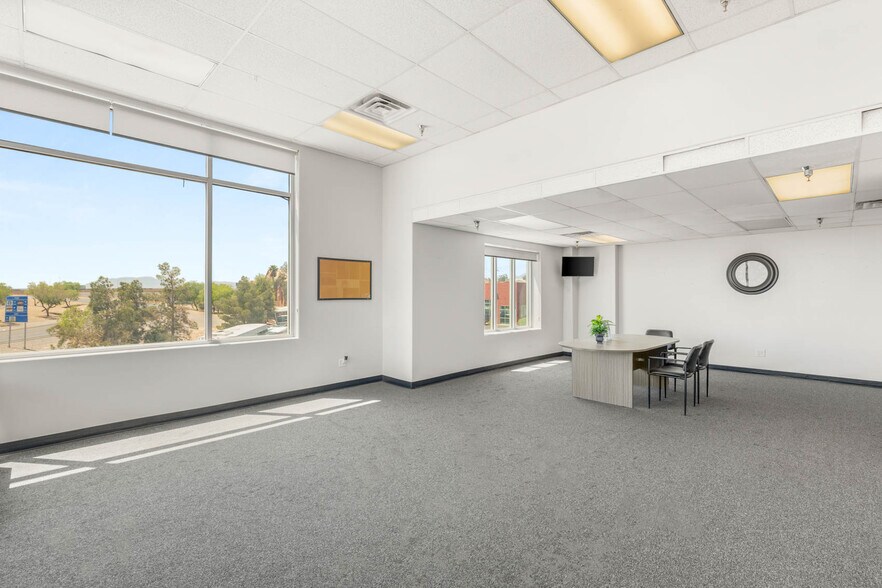 More Photos Of 4570 Donovan Way, North Las Vegas Light Distribution For Sale