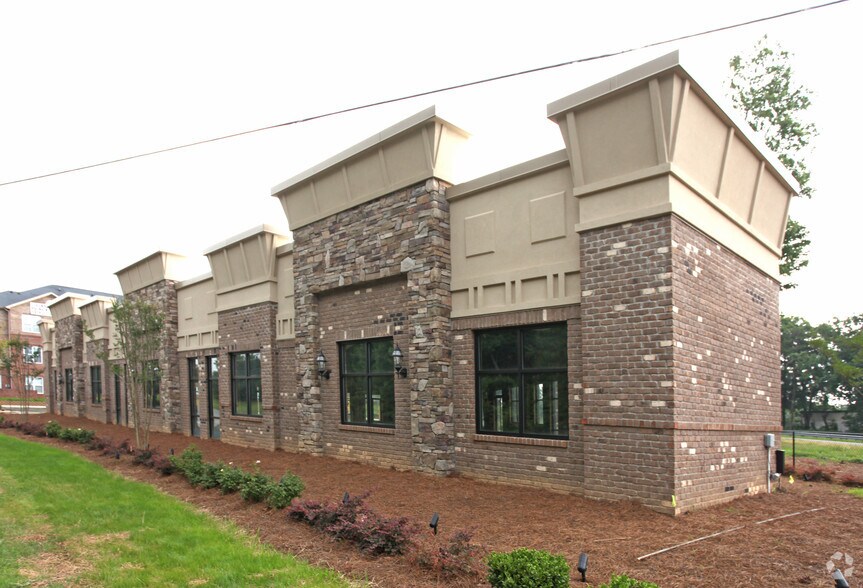 More Photos Of 490 Pineview Dr, Kernersville Medical For Lease