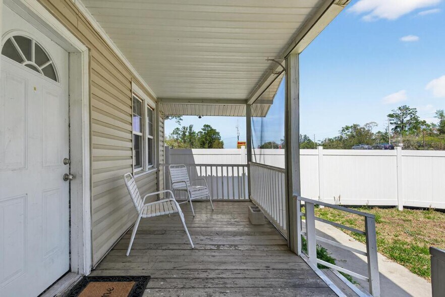 More Photos Of 10676 New Kings Rd, Jacksonville Office For Lease