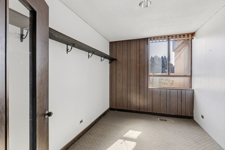 More Photos Of 8450 N Shermer Rd, Niles Religious Facility For Sale