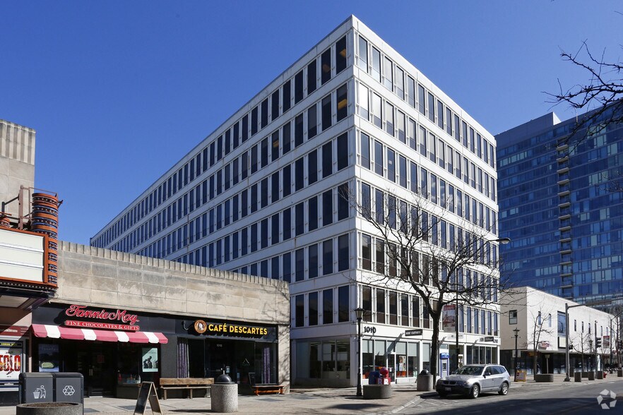More Photos Of 1010 Lake St, Oak Park Office For Lease