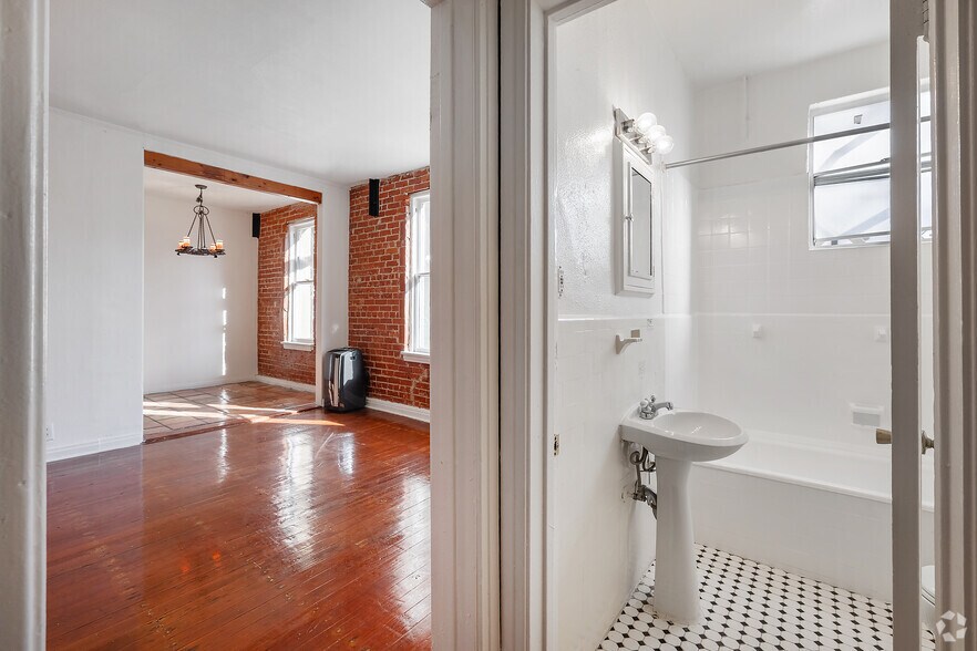 More Photos Of 1843 N Cherokee Ave, Los Angeles Apartments For Sale