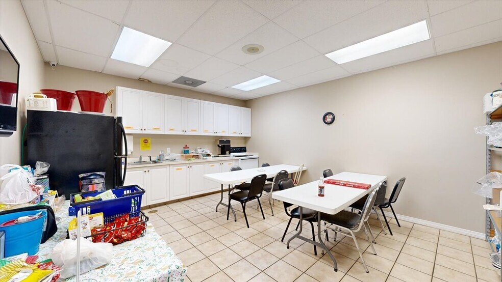 More Photos Of 113 Bo Bo Dr, Crystal Springs Freestanding For Lease