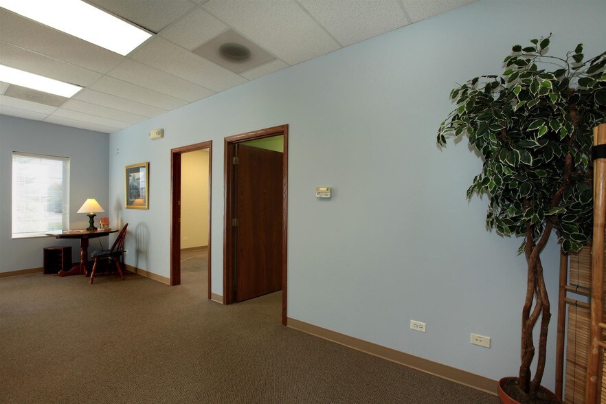 More Photos Of 5445 Grand Ave, Gurnee Medical For Sale