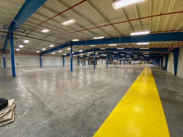 More Photos Of 2921 E 290 Rd, Grove Manufacturing For Lease