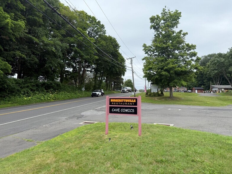 More Photos Of 55 Church Hill Rd, Newtown Storefront For Lease