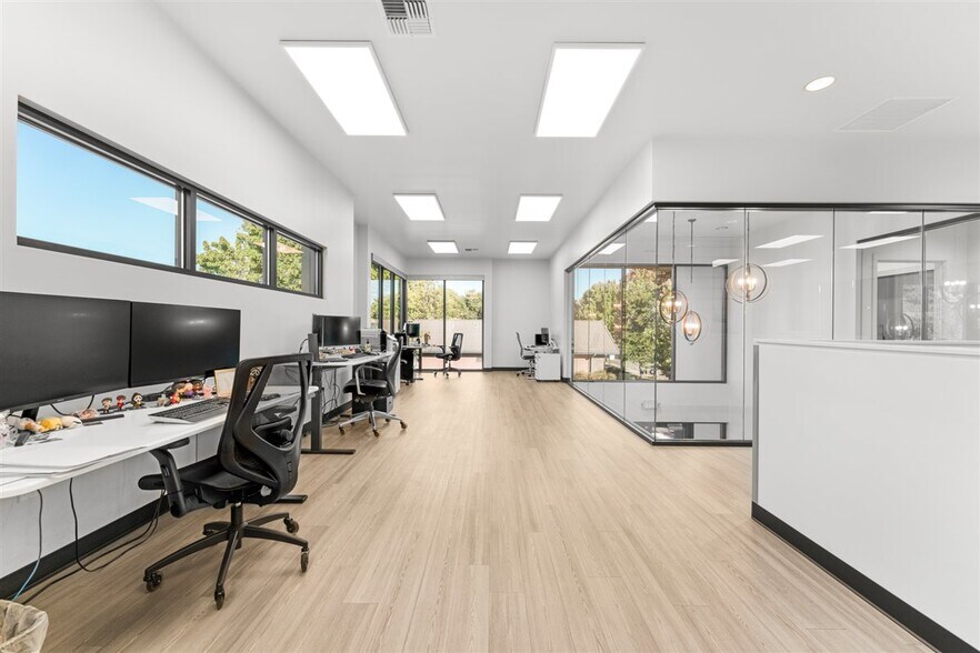 More Photos Of 817 Ohare Pky, Medford Loft Creative Space For Sale