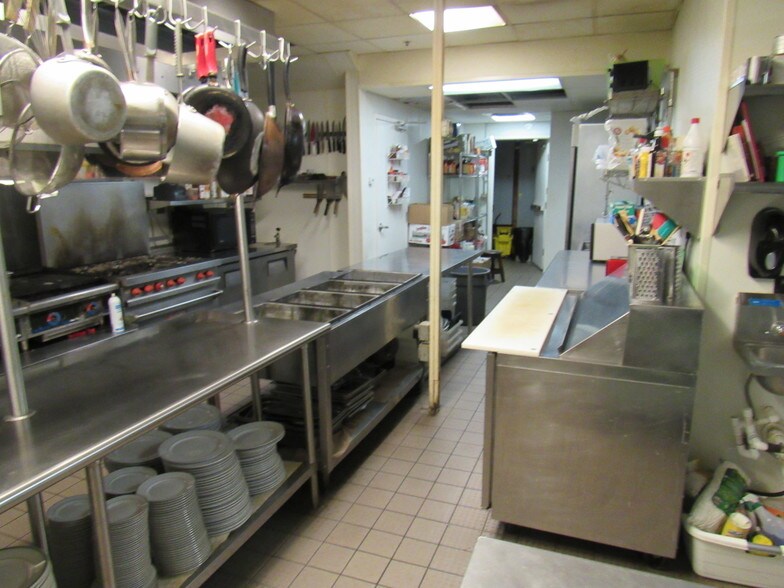 More Photos Of 107-109 N Main St, Bryan Restaurant For Sale