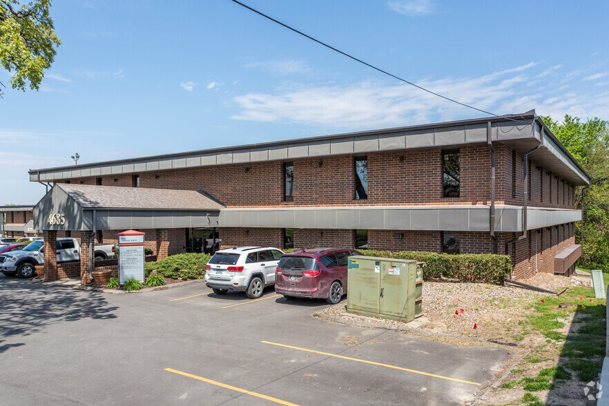 More Photos Of 4685 Merle Hay Rd, Des Moines Office For Lease