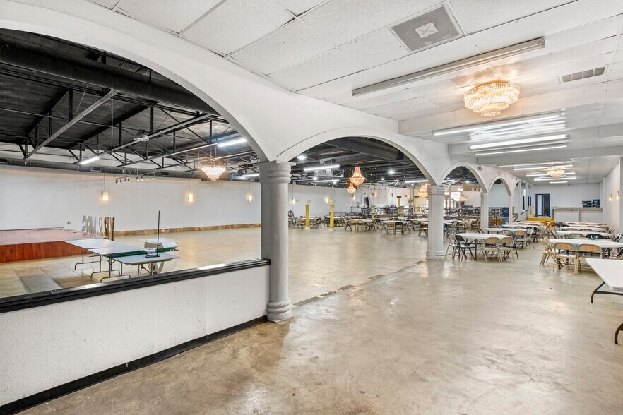 More Photos Of 5601 E Lancaster Ave, Fort Worth Freestanding For Sale