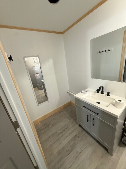 More Photos Of 68 Holland st, Lewiston Storefront Retail Office For Lease