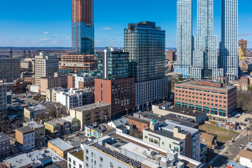 More Photos Of 413 Summit Ave, Jersey City Apartments For Sale