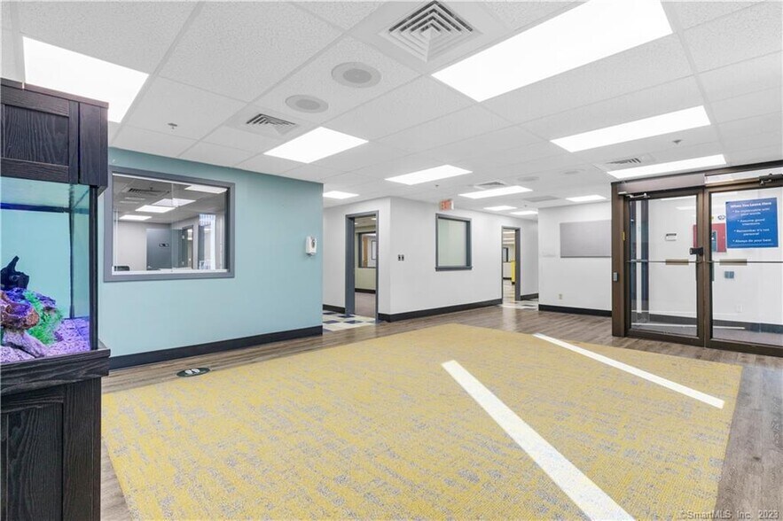 More Photos Of 192 Westbrook Rd, Essex Medical For Lease